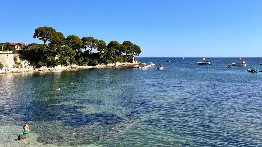 Plage des Ondes on the Cap d’Antibes